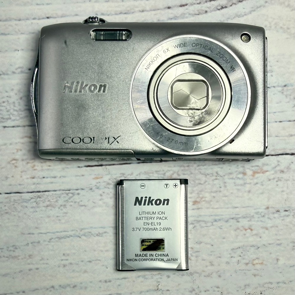 Nikon Coolpix S3300 16MP Digital Camera – 6x Optical Zoom FOR PARTS/REPAIR